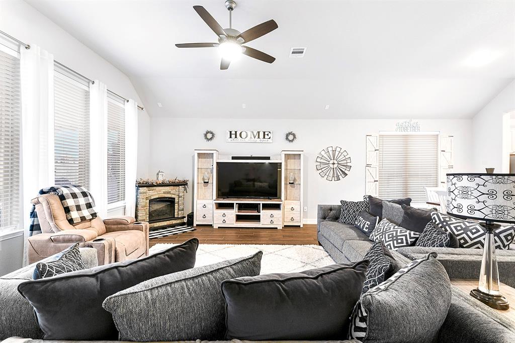 1907 Village Orchard Lane, Brookshire, Texas image 20