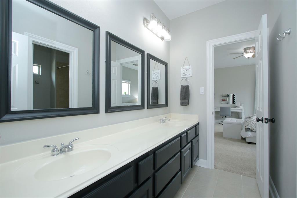 9303 Georgetown Glen Circle, Cypress, Texas image 33