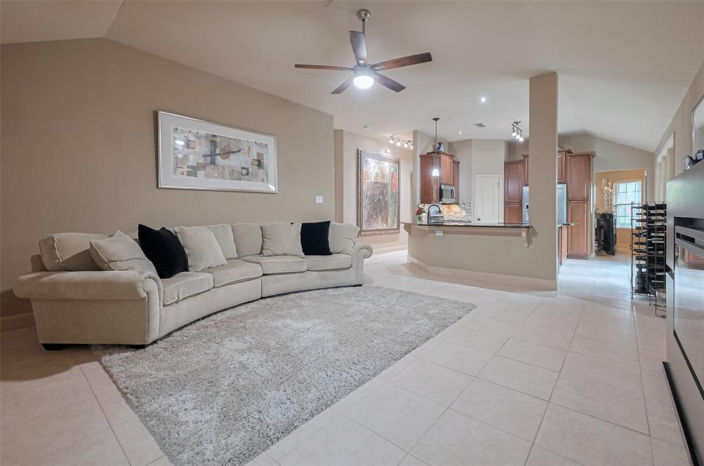 131 Breezy Shore Ct Court, Dickinson, Texas image 10
