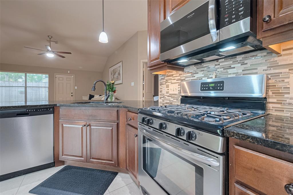 131 Breezy Shore Ct Court, Dickinson, Texas image 5