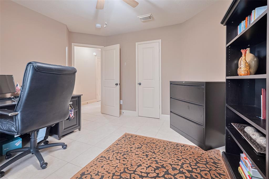 131 Breezy Shore Ct Court, Dickinson, Texas image 15