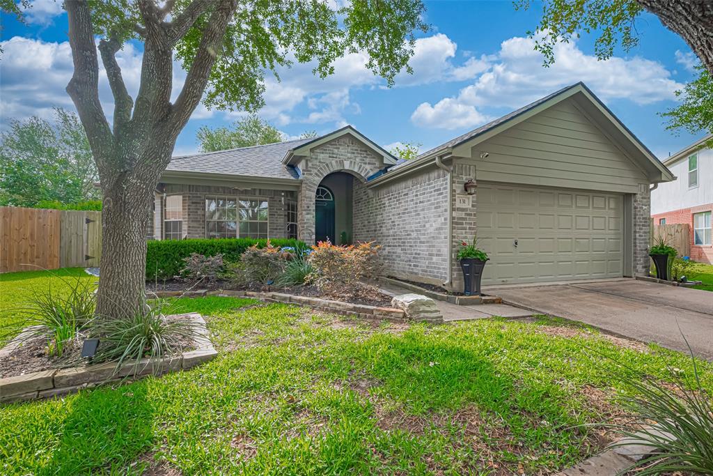 131 Breezy Shore Ct Court, Dickinson, Texas image 1