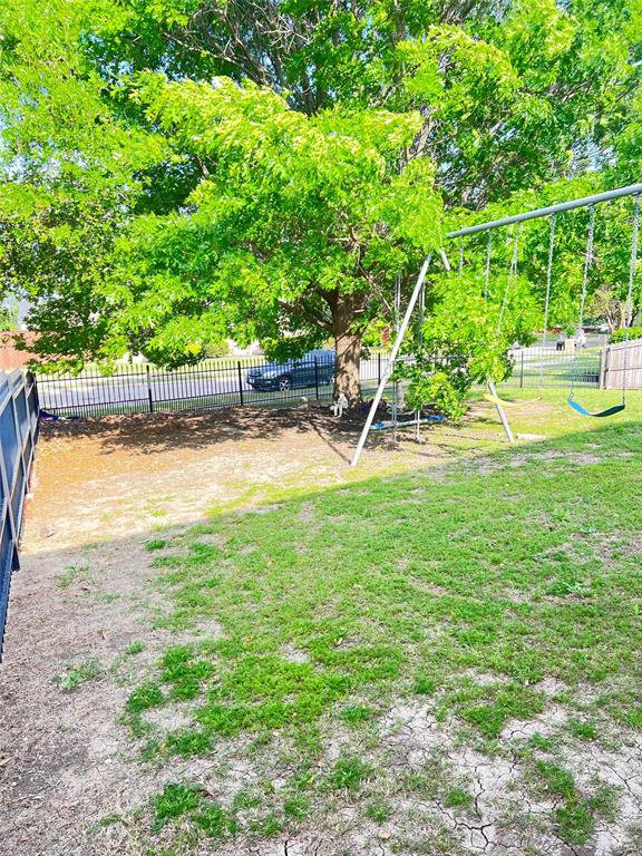 2210 Fairlands Drive, Garland, Texas image 36