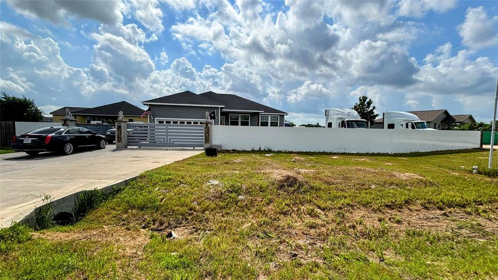 240 Road 5109, Cleveland, Texas image 2