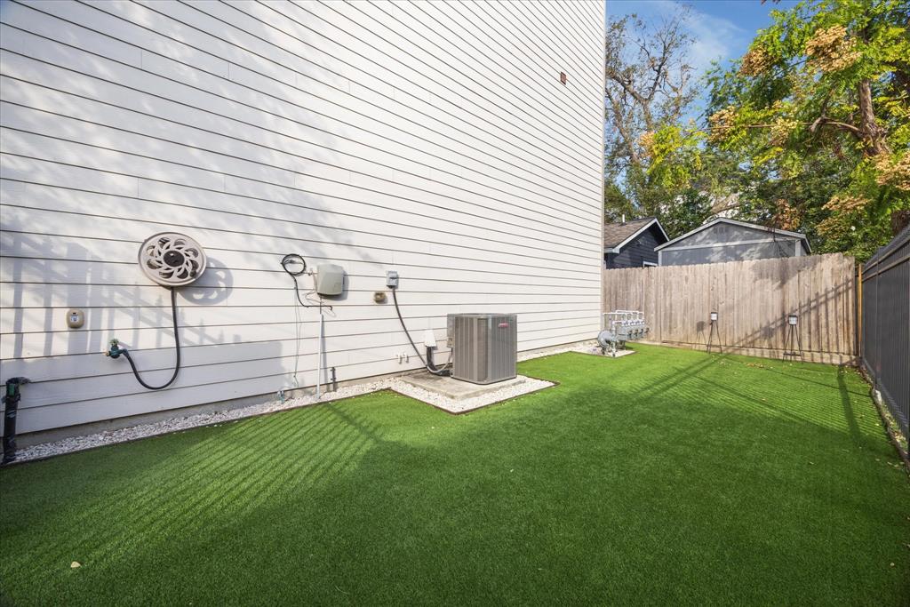250 W 28th Street, Houston, Texas image 21