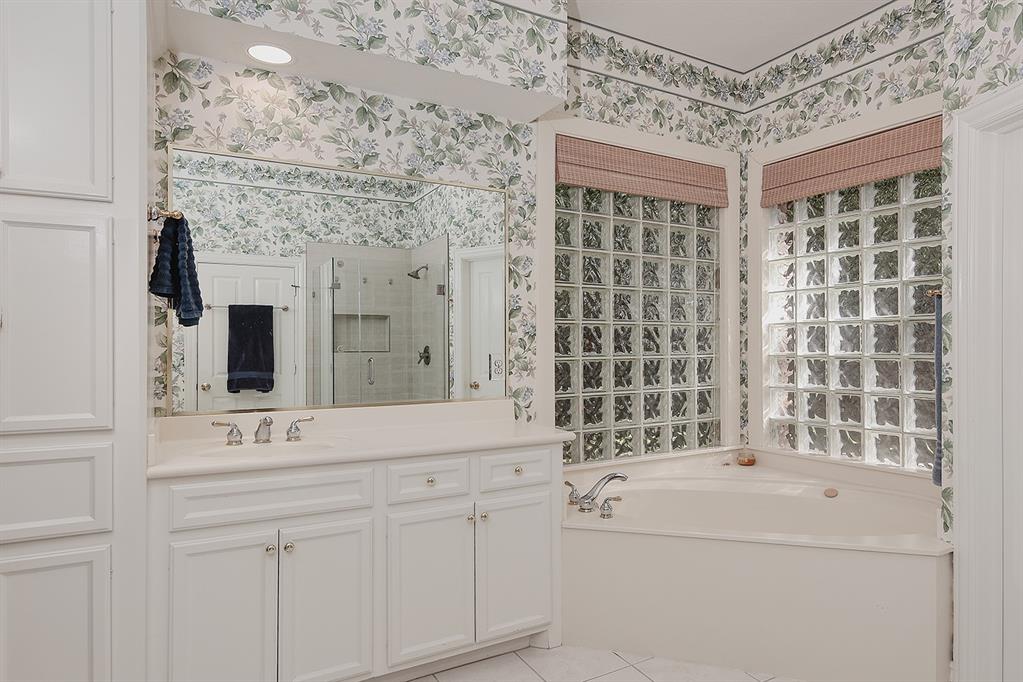 47 Webb Creek Place, The Woodlands, New York image 23