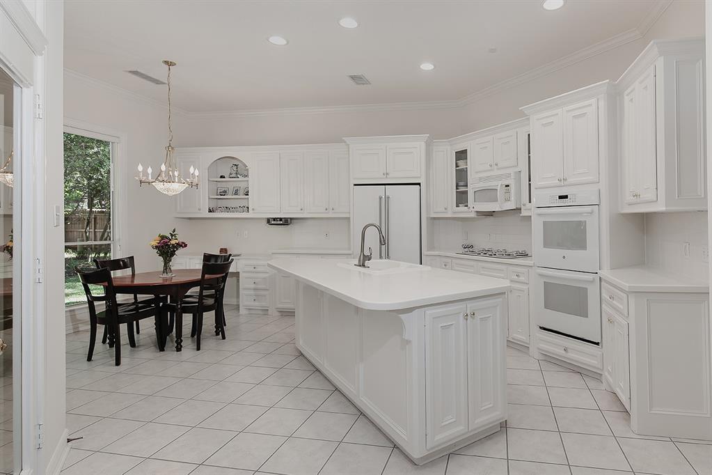 47 Webb Creek Place, The Woodlands, New York image 17