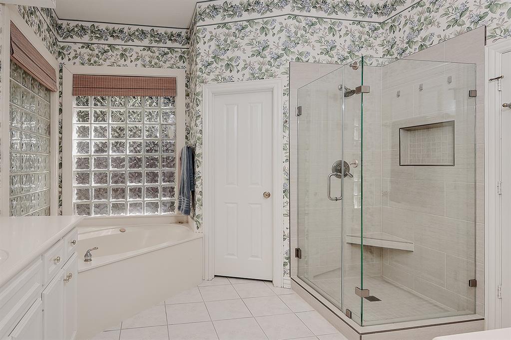 47 Webb Creek Place, The Woodlands, New York image 22