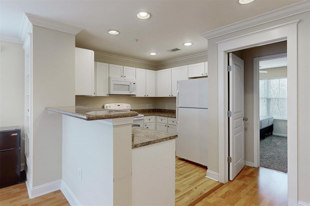 1725 Harvey Mitchell Parkway #221, College Station, Texas image 5