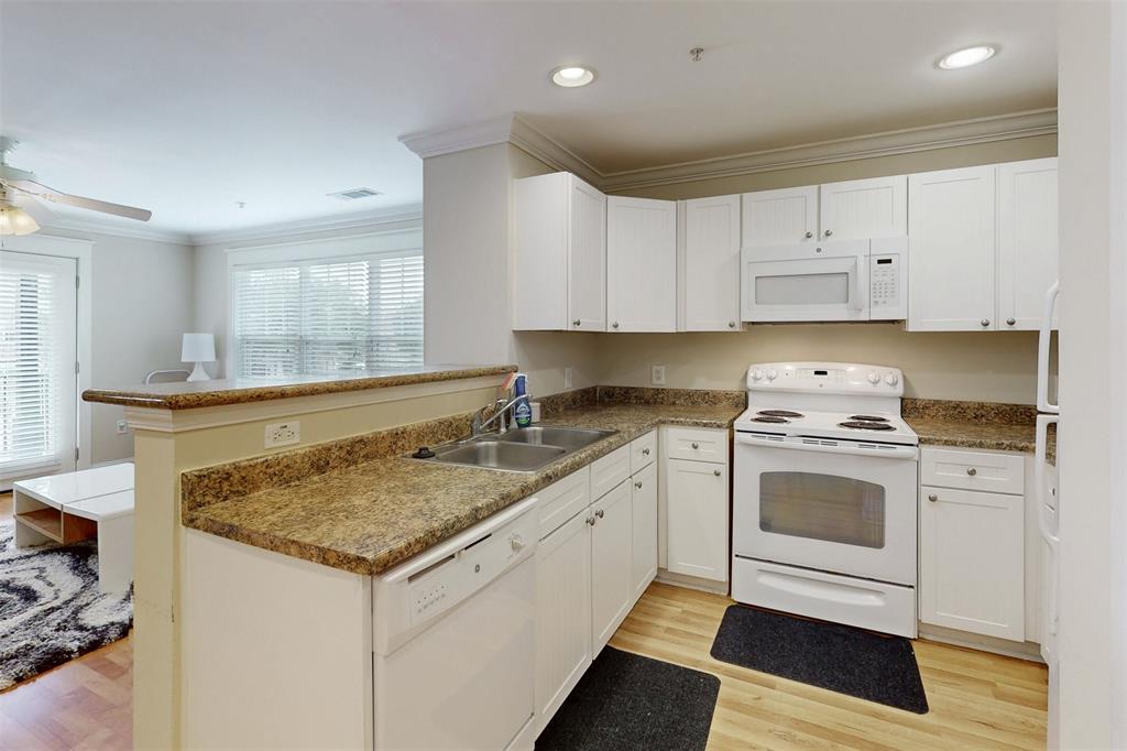 1725 Harvey Mitchell Parkway #221, College Station, Texas image 6