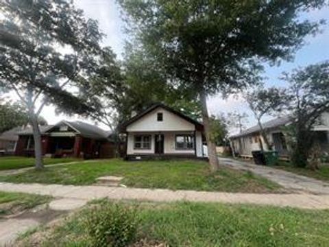 Single Family Residence in Houston TX 4333 Bell Street.jpg