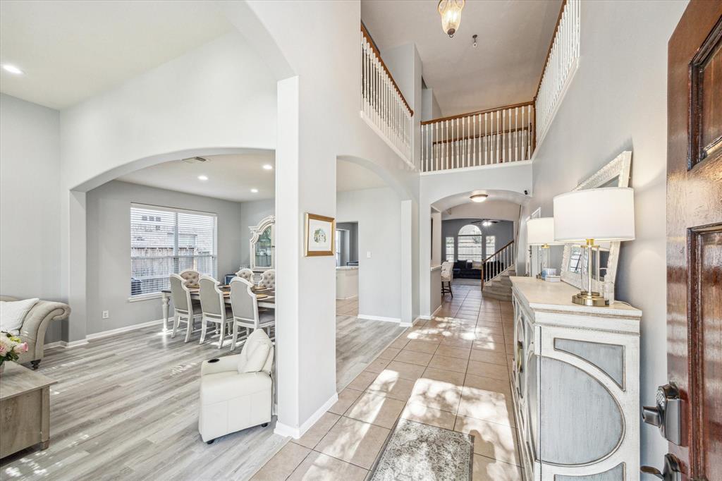 5206 Spring Oak Drive