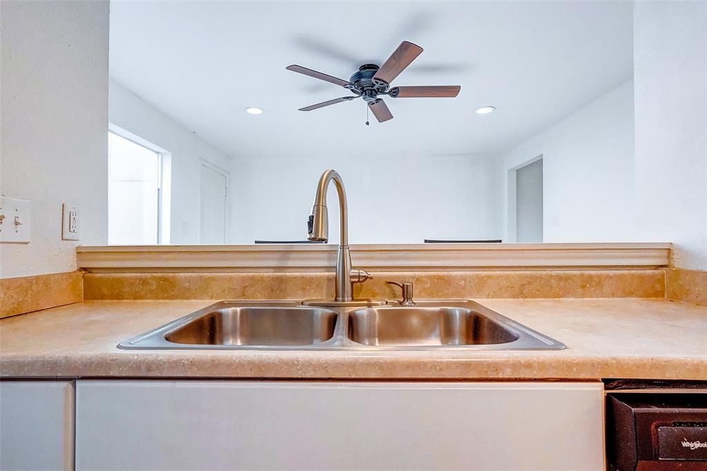 781 Country Place Drive #2040, Houston, Texas image 10