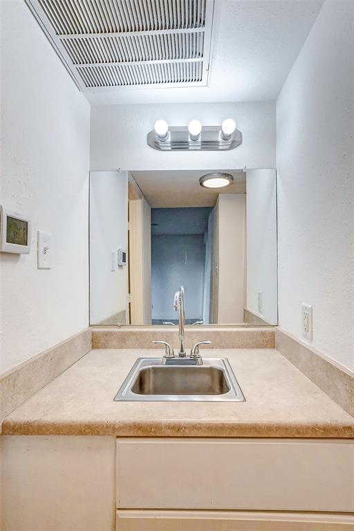 781 Country Place Drive #2040, Houston, Texas image 19
