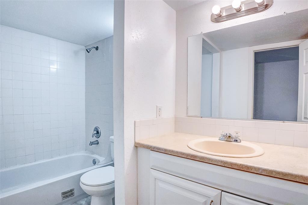 781 Country Place Drive #2040, Houston, Texas image 25