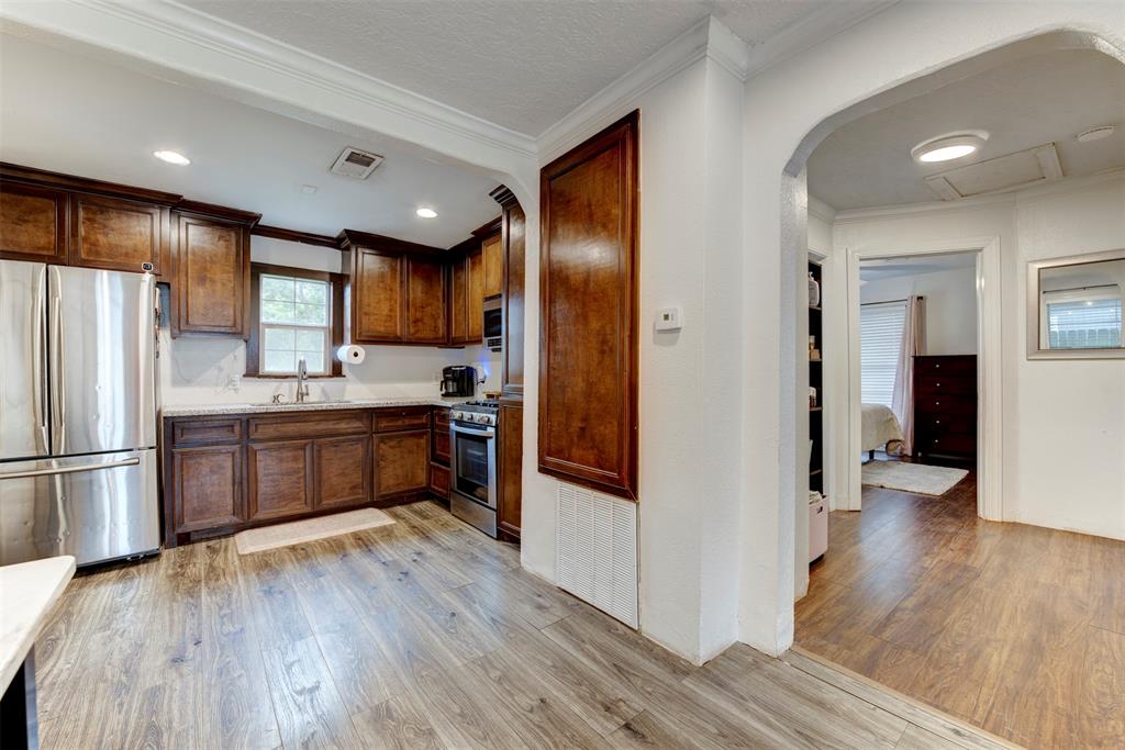 708 Gresham Street, Baytown, Texas image 17