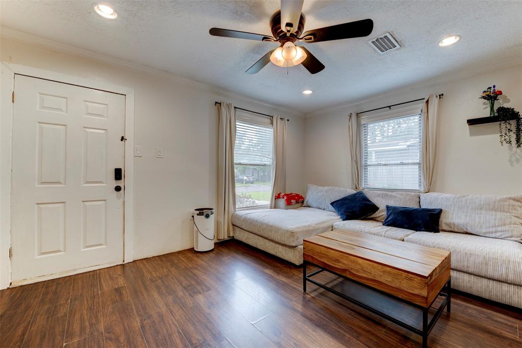 property-search 3 708 Gresham Street