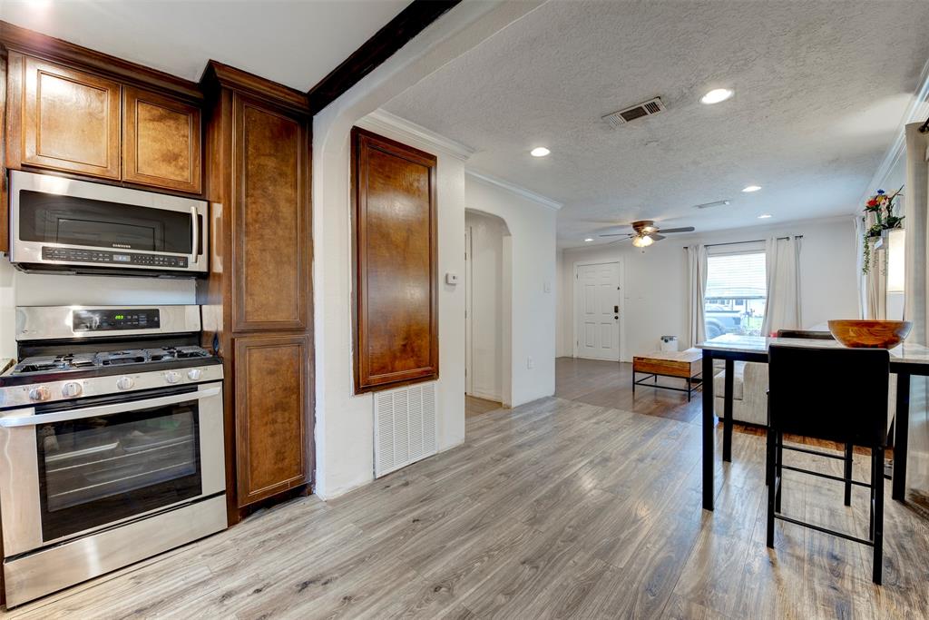 708 Gresham Street, Baytown, Texas image 12