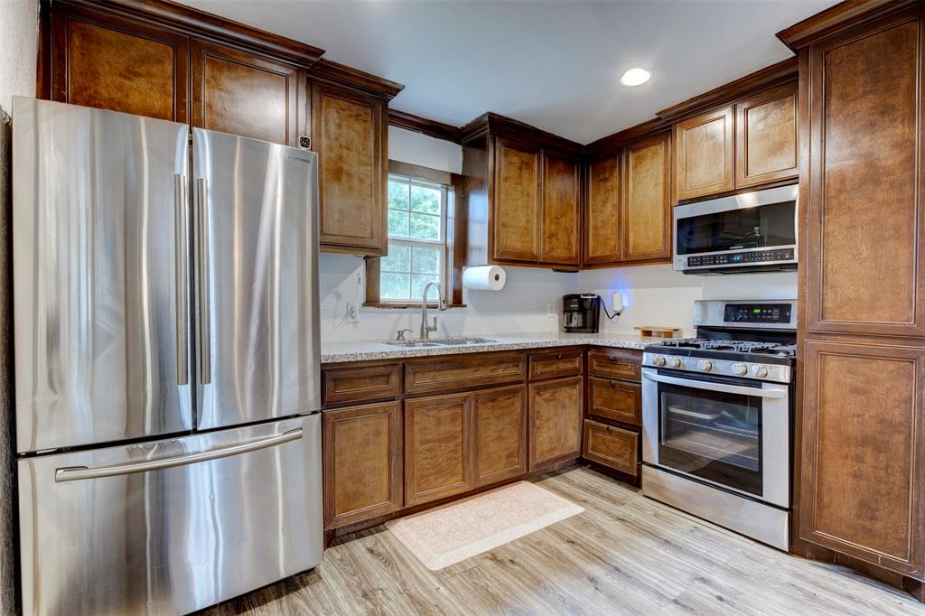708 Gresham Street, Baytown, Texas image 16