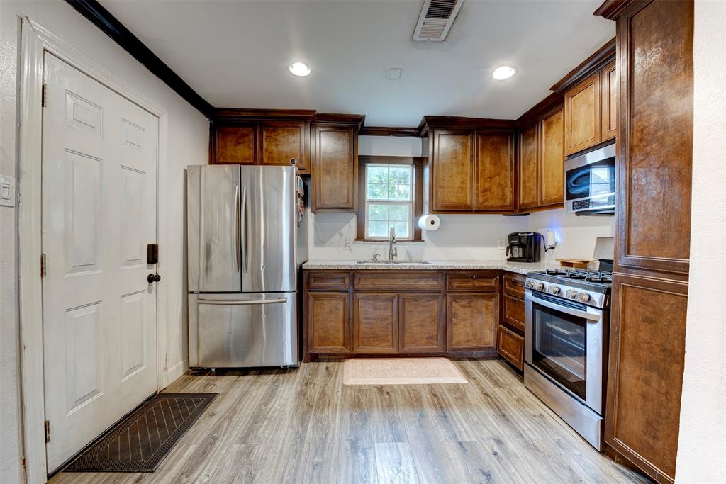 708 Gresham Street, Baytown, Texas image 13