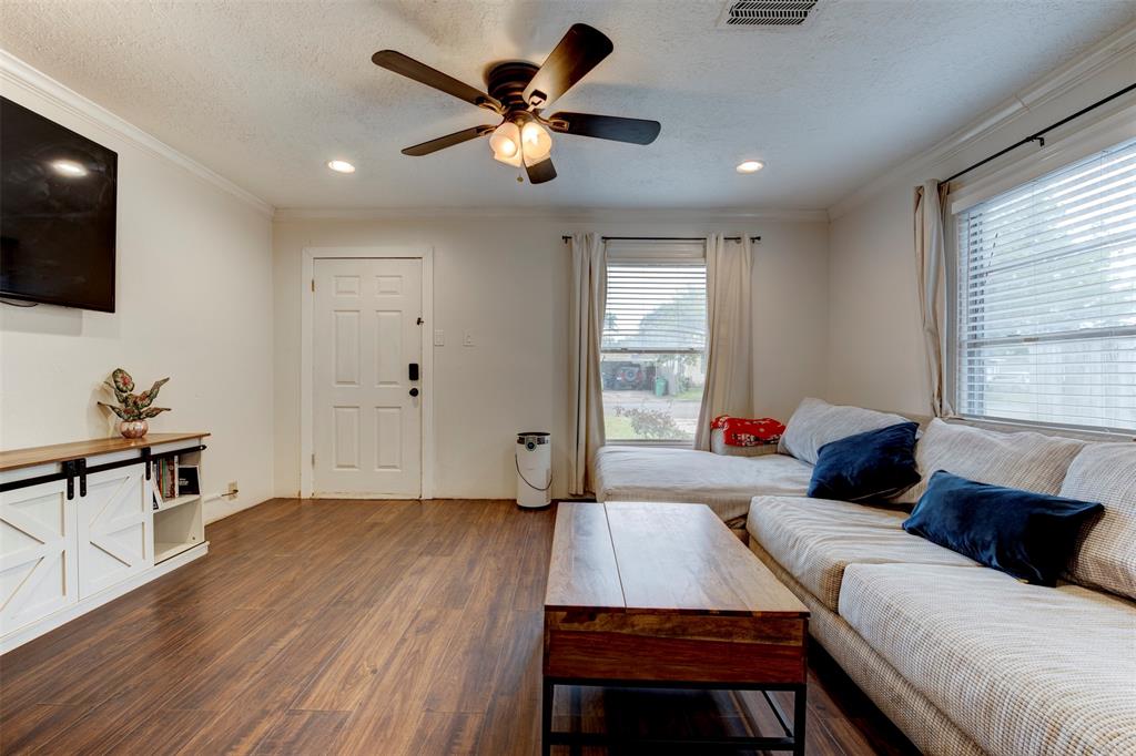 property-search 2 708 Gresham Street