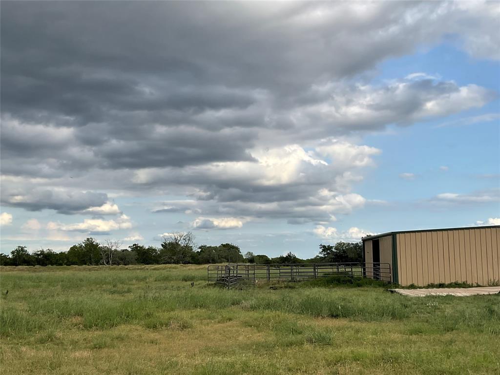383 County Road 233, Hallettsville, Texas image 9