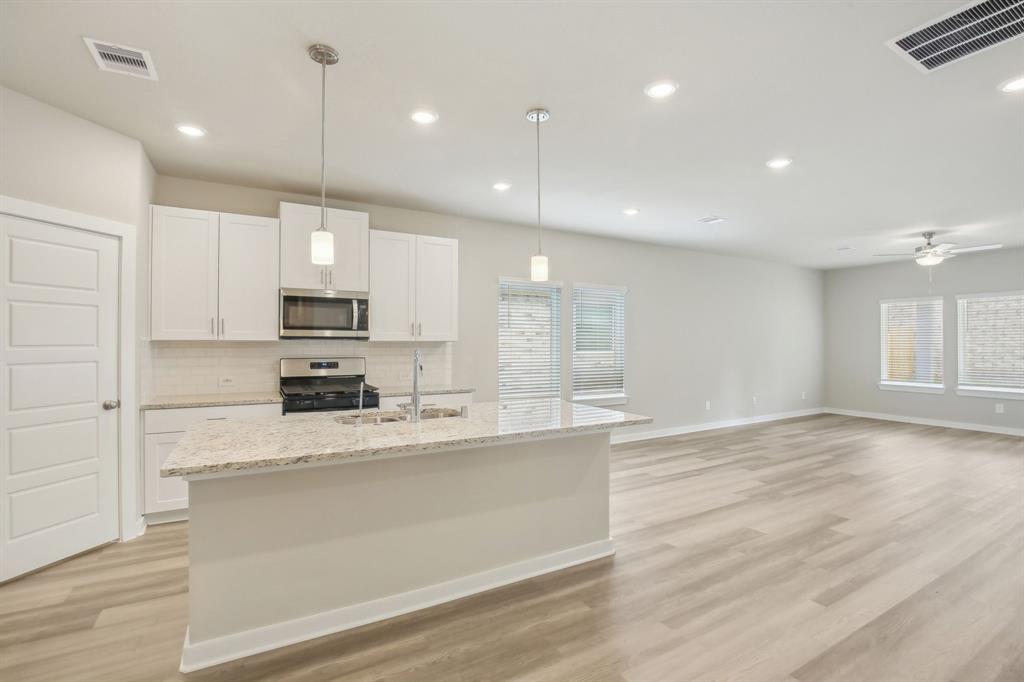 125 Bay Bridge Court, Montgomery, Texas image 7