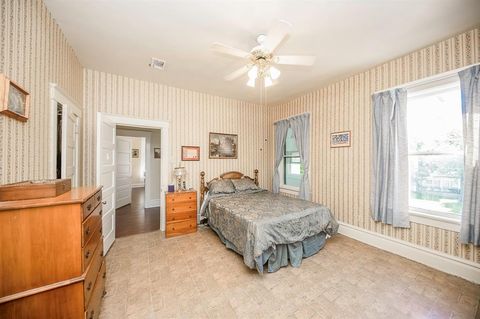 Single Family Residence in Eagle Lake TX 521 Mccarty Avenue 25.jpg