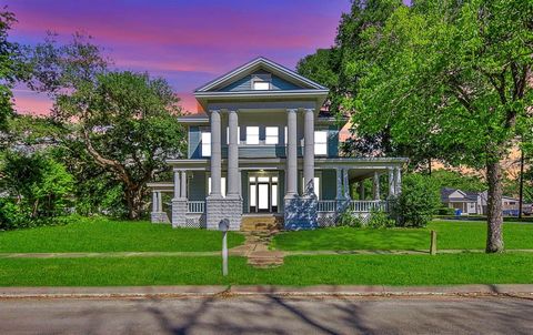 Single Family Residence in Eagle Lake TX 521 Mccarty Avenue.jpg