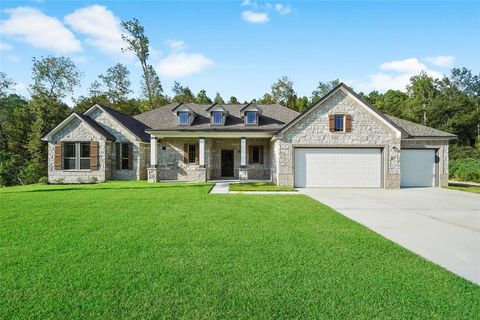 Single Family Residence in Cleveland TX 621 County Road 3081.jpg