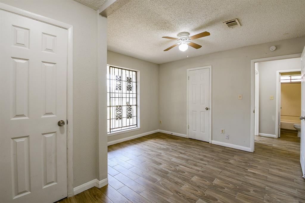 9923 Valley Sun Drive, Houston, Texas image 19