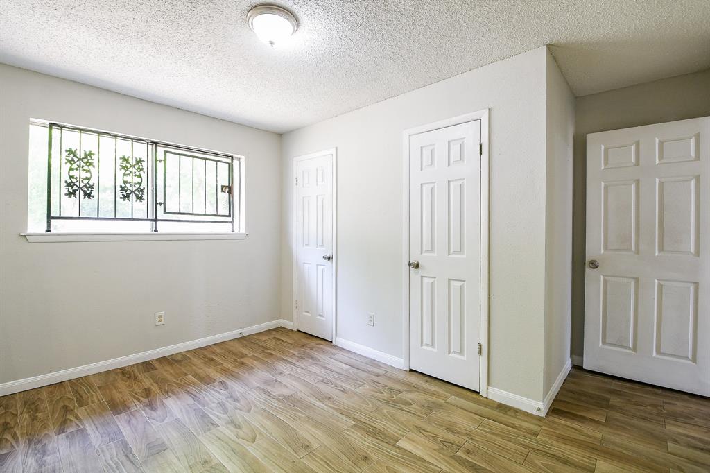 9923 Valley Sun Drive, Houston, Texas image 17