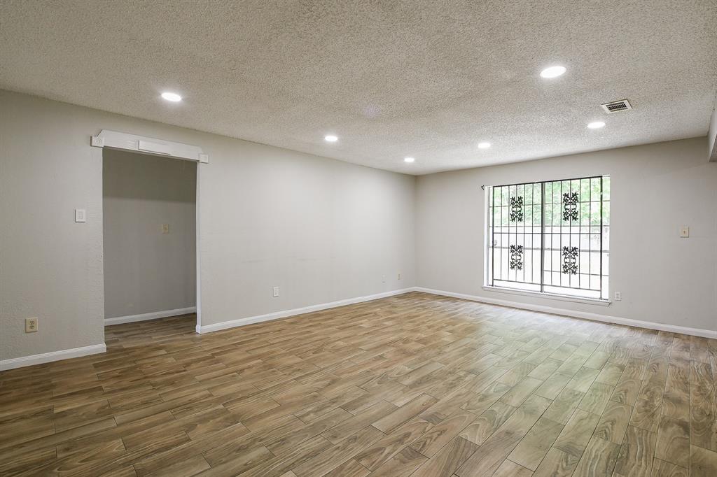 9923 Valley Sun Drive, Houston, Texas image 5