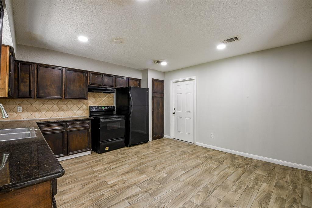 9923 Valley Sun Drive, Houston, Texas image 11
