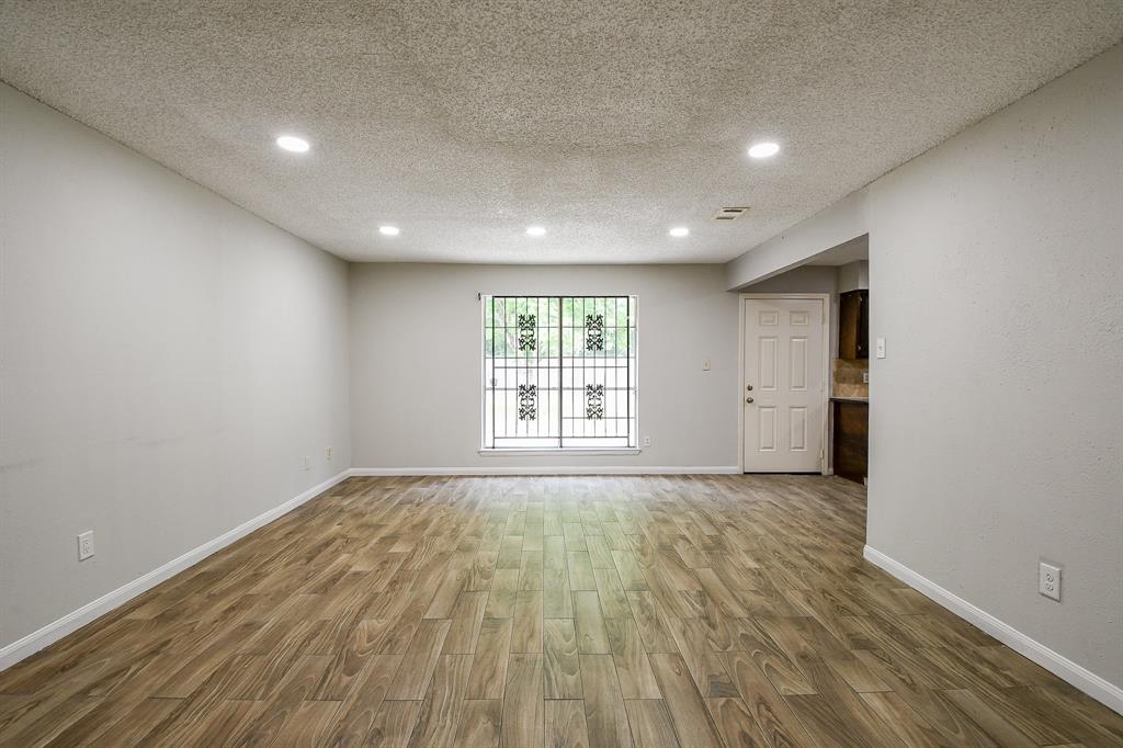 9923 Valley Sun Drive, Houston, Texas image 6