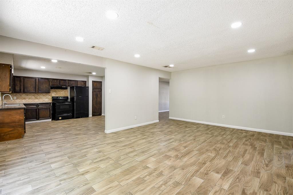 9923 Valley Sun Drive, Houston, Texas image 9