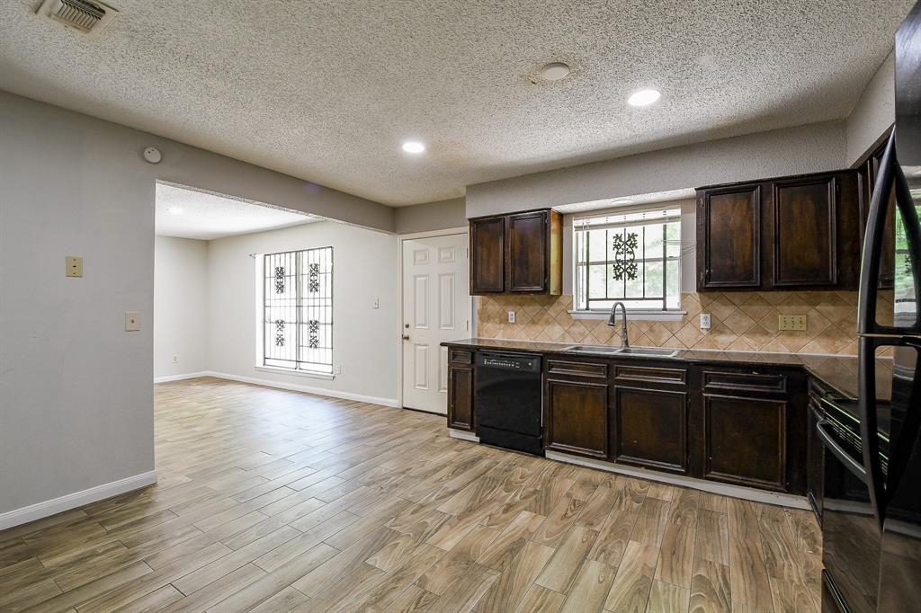 9923 Valley Sun Drive, Houston, Texas image 15