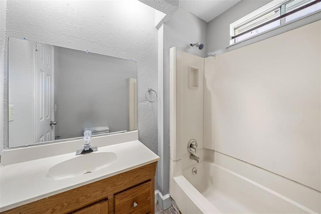 9923 Valley Sun Drive, Houston, Texas image 20