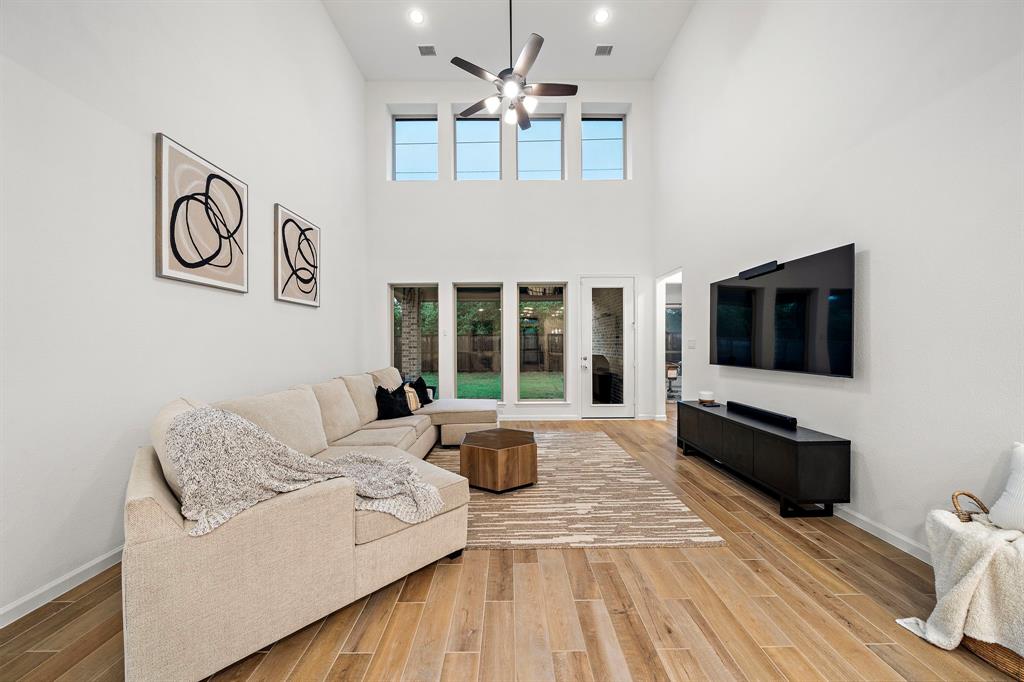5203 Birch Shadow Drive, Fulshear, Texas image 5