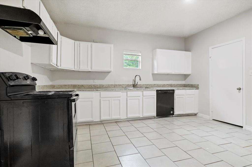 3926 S Denley Drive, Dallas, Texas image 3