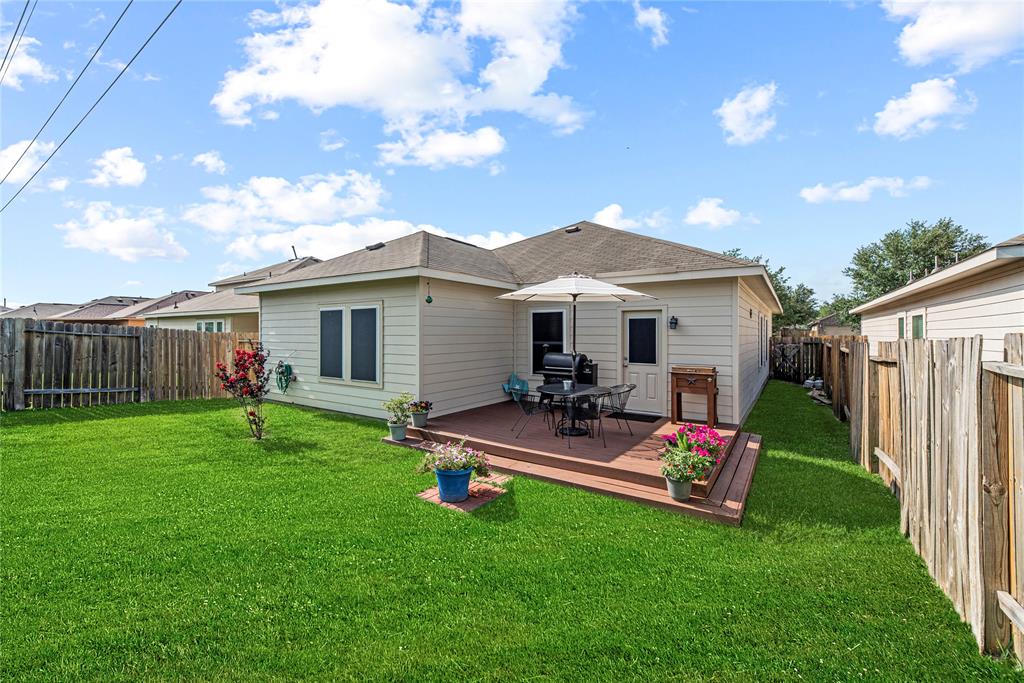 11210 Kingsnorth Drive, Tomball, Texas image 2