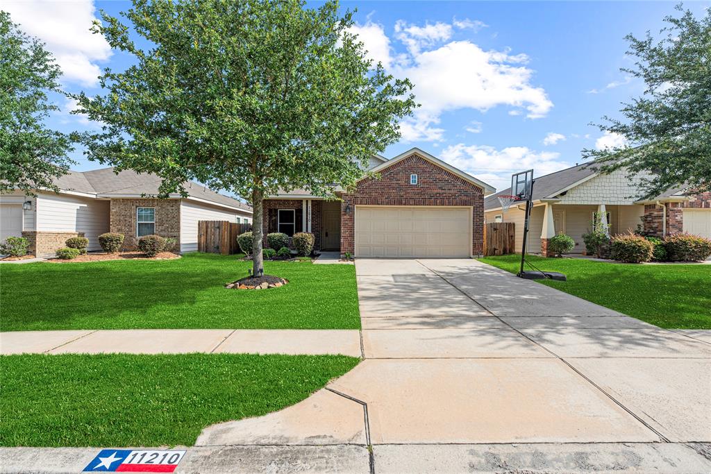 11210 Kingsnorth Drive, Tomball, Texas image 6