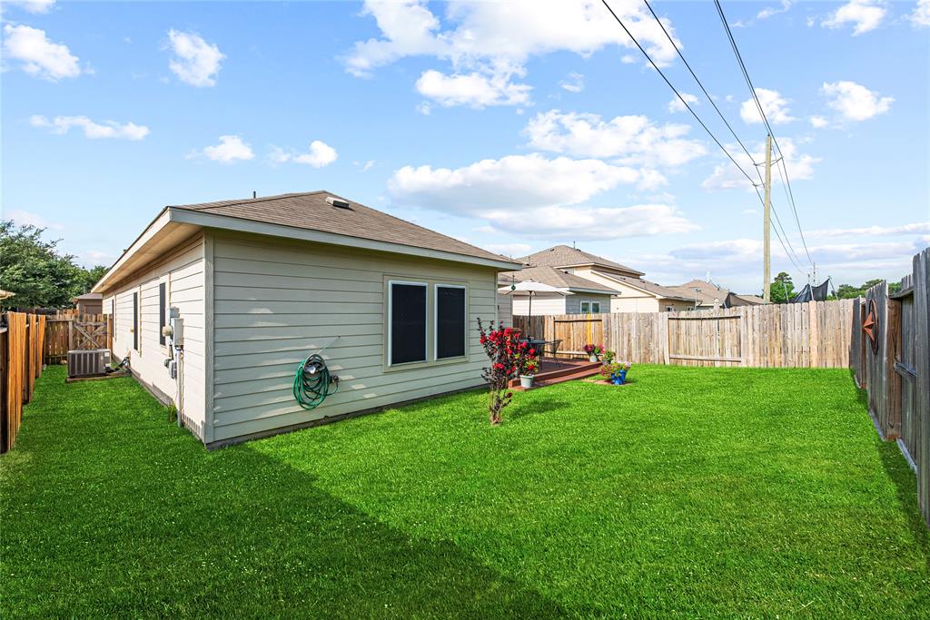 11210 Kingsnorth Drive, Tomball, Texas image 15