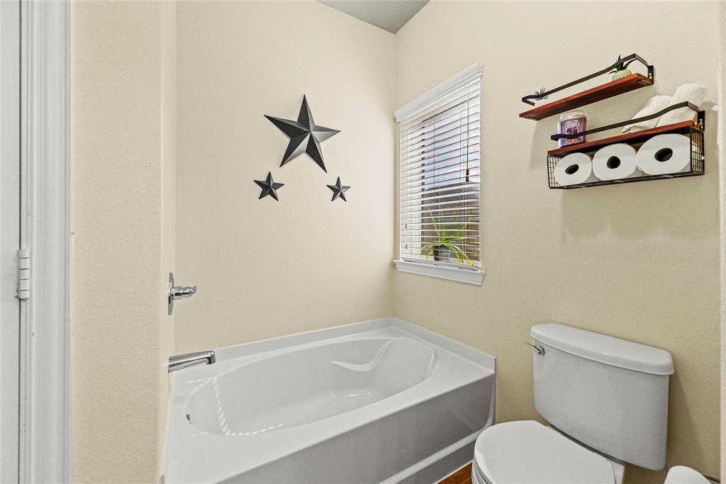 11210 Kingsnorth Drive, Tomball, Texas image 35