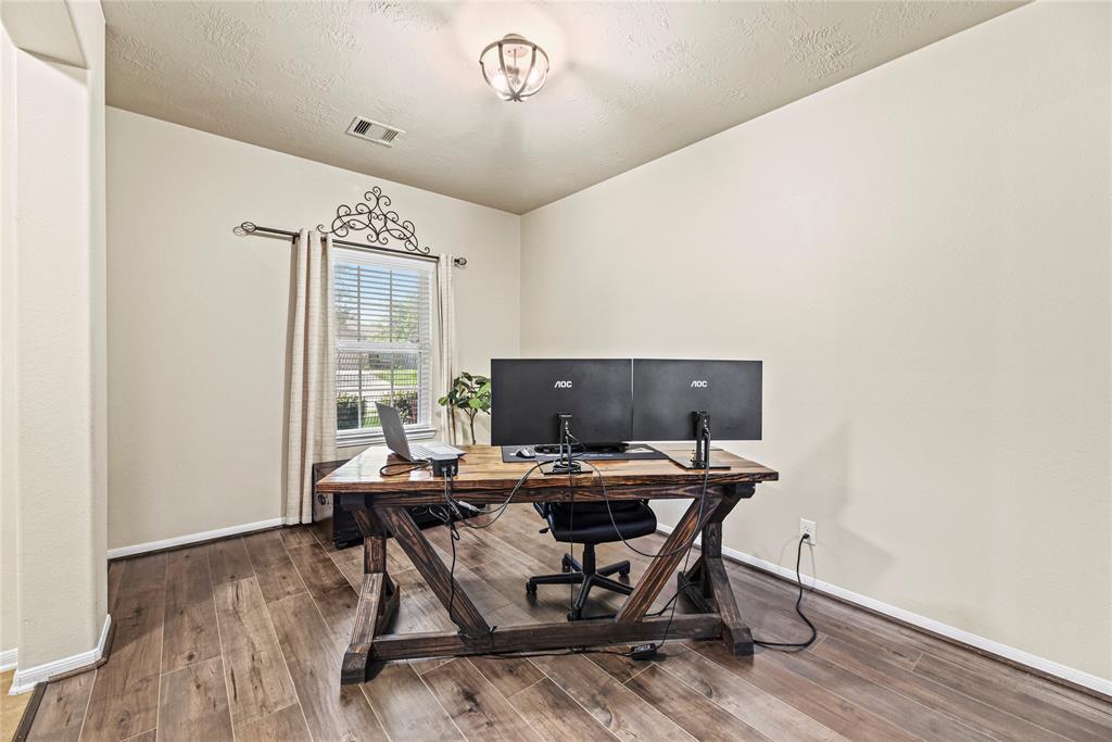 11210 Kingsnorth Drive, Tomball, Texas image 19