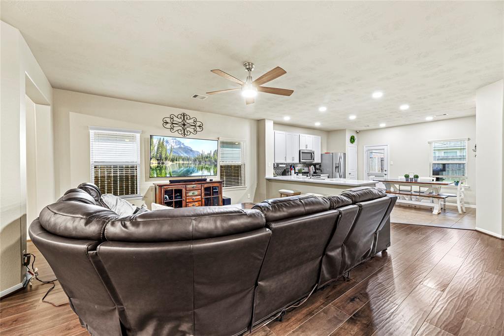 11210 Kingsnorth Drive, Tomball, Texas image 22