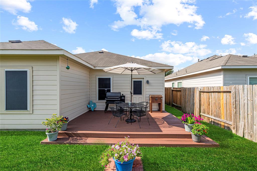 11210 Kingsnorth Drive, Tomball, Texas image 13