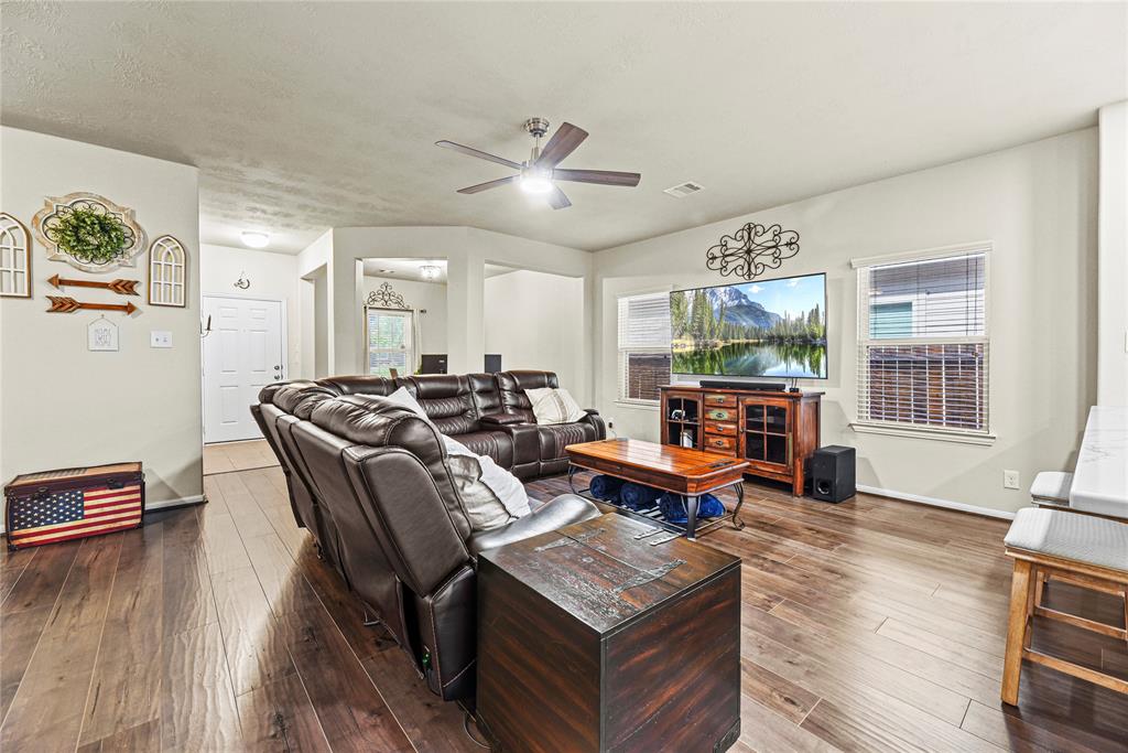 11210 Kingsnorth Drive, Tomball, Texas image 23