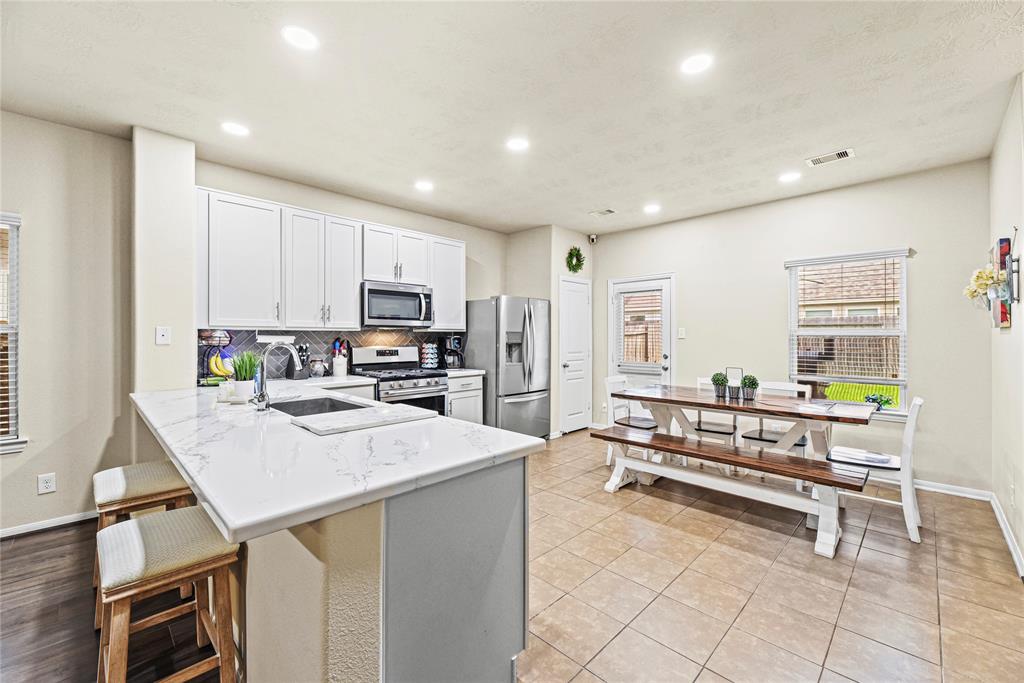 11210 Kingsnorth Drive, Tomball, Texas image 26