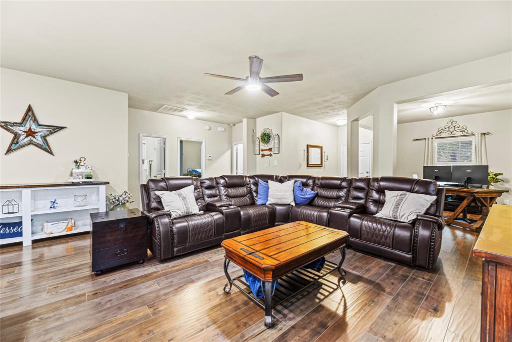 11210 Kingsnorth Drive, Tomball, Texas image 24